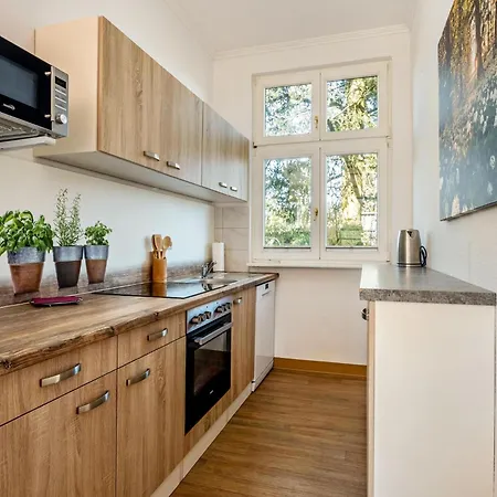 Xxl Reihenhaus Mit Wlan In *